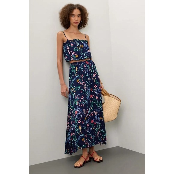 SPRING SALE! Slate & Willow Navy Floral Maxi Skirt Size Medium - Picture 2 of 7